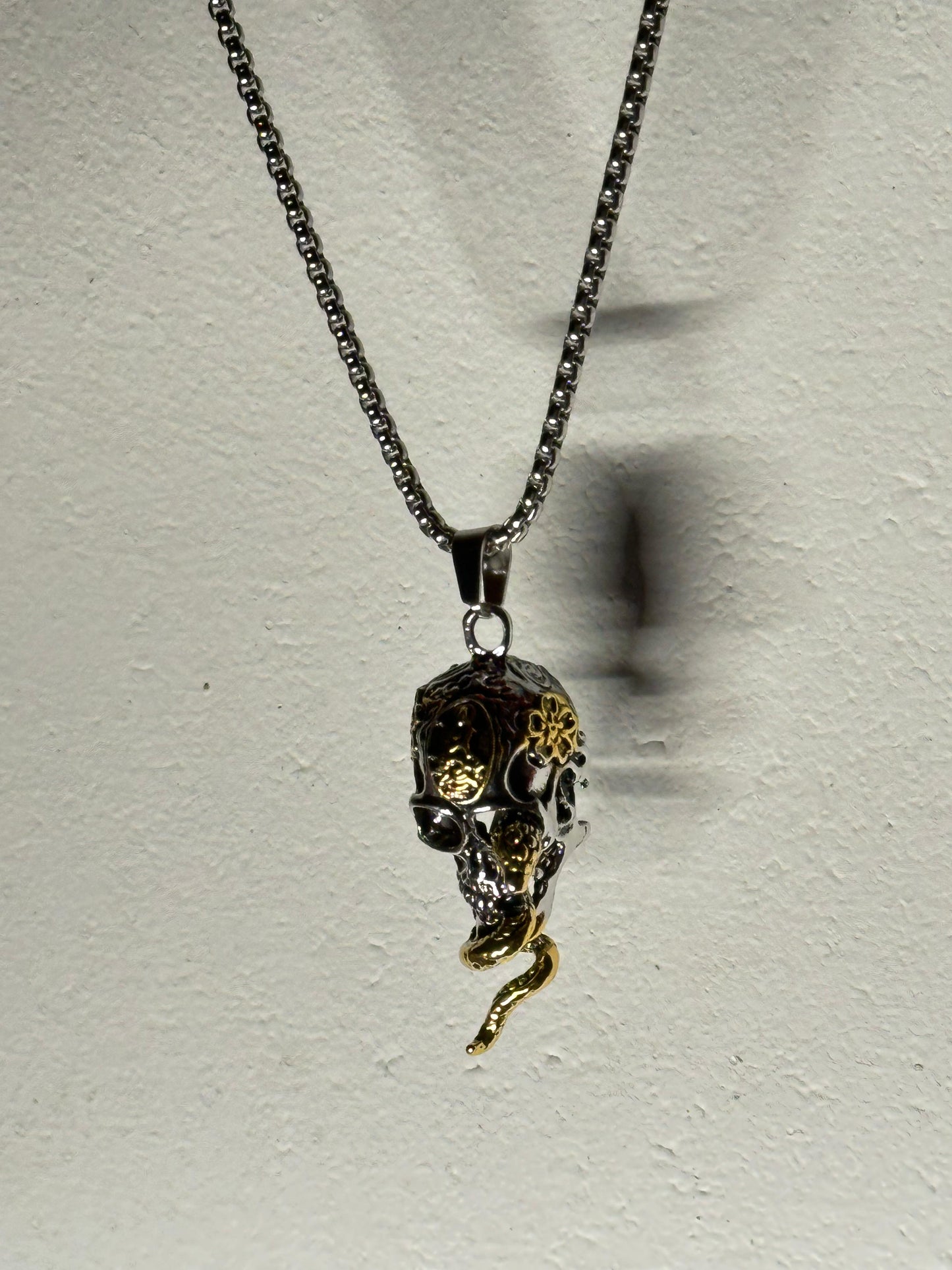 Gothic Skull Pendant